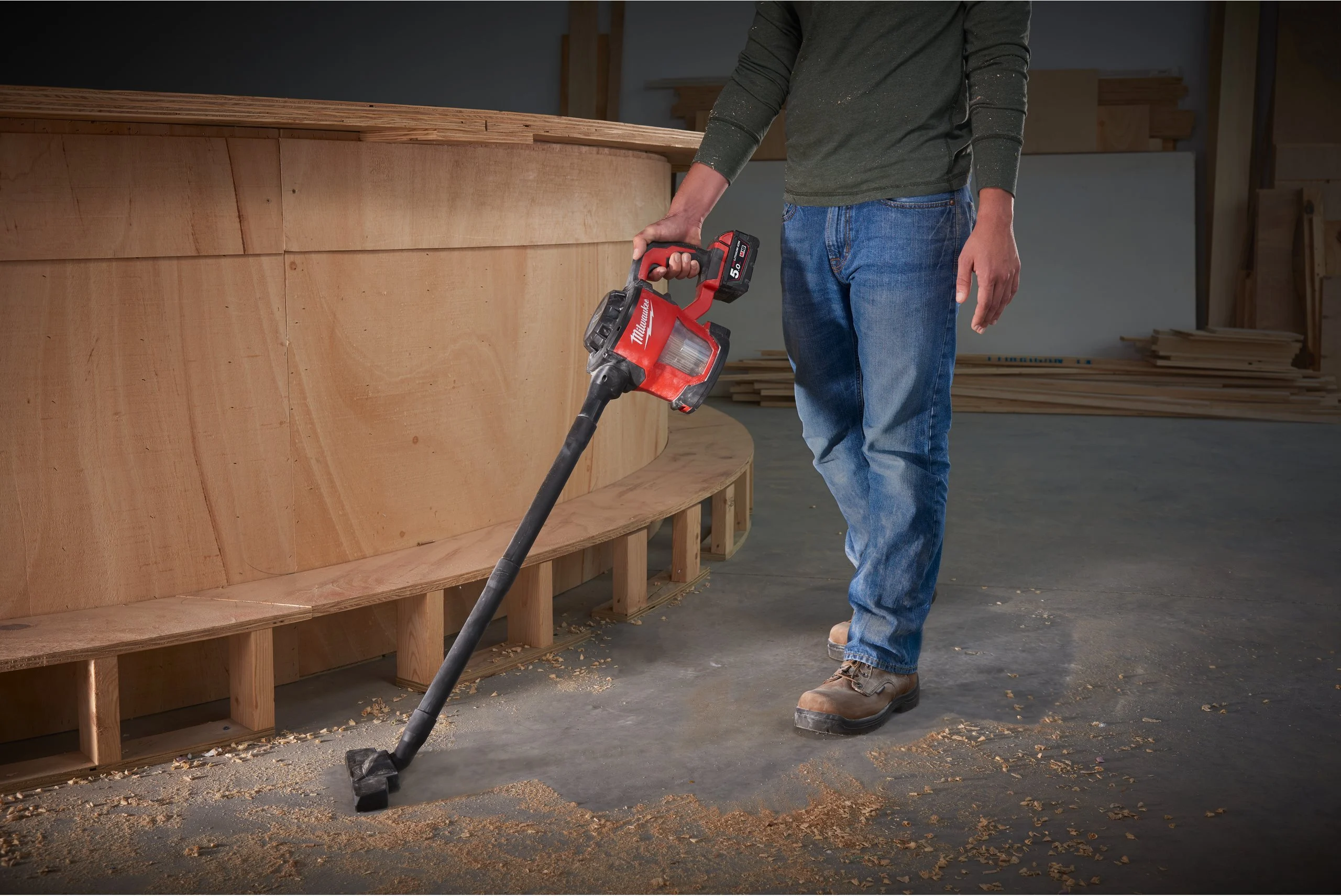 Milwaukee M18 ročni sesalnik za hitro čiščenje delovišča
