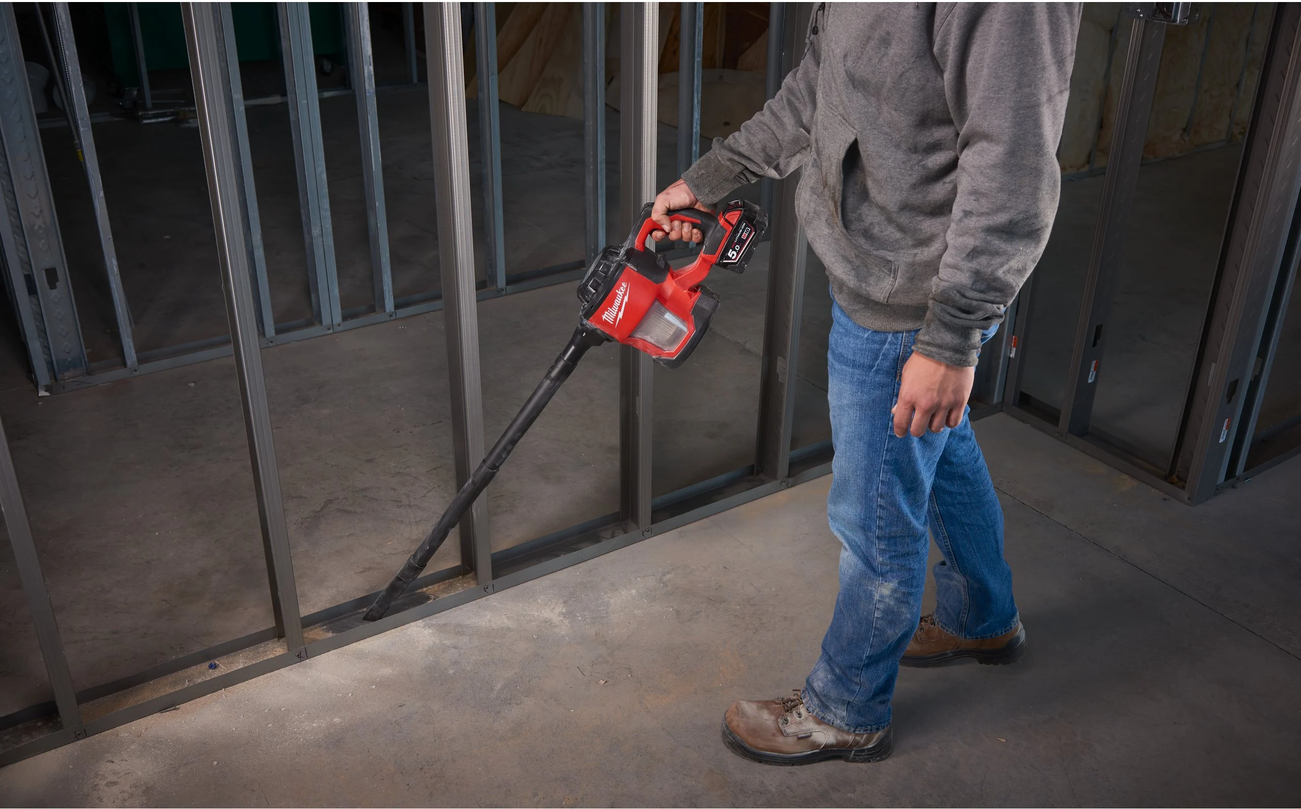 Milwaukee M18 sesalnik s HEPA filtrom za fin prah