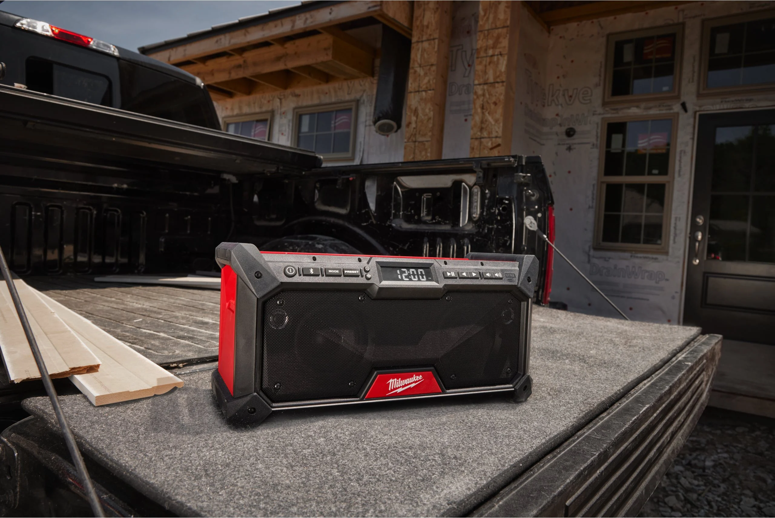 Milwaukee M18 akumulatorski radio za gradbišče