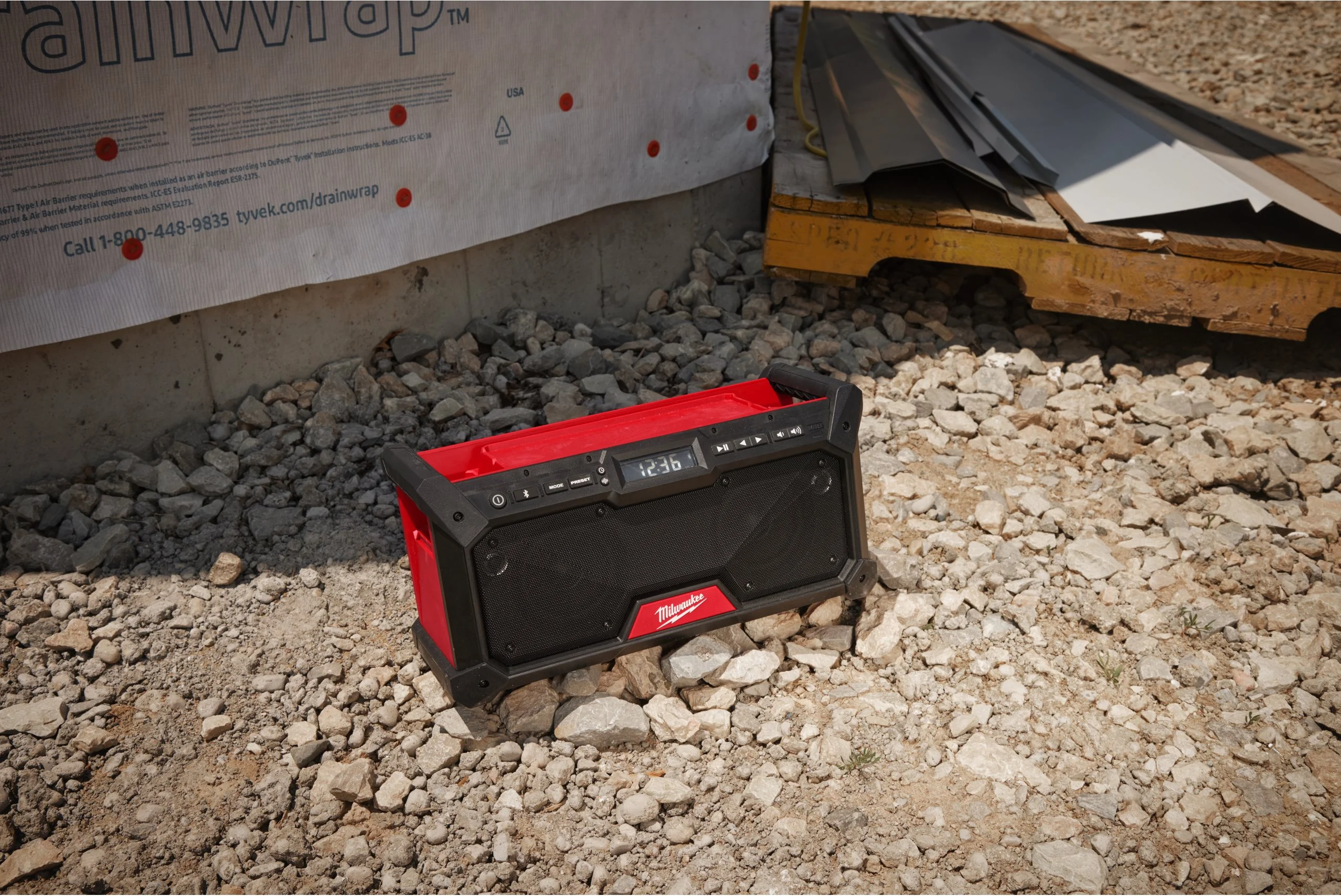 Milwaukee M18 Radio DAB+ profesionalni radio za delovišče